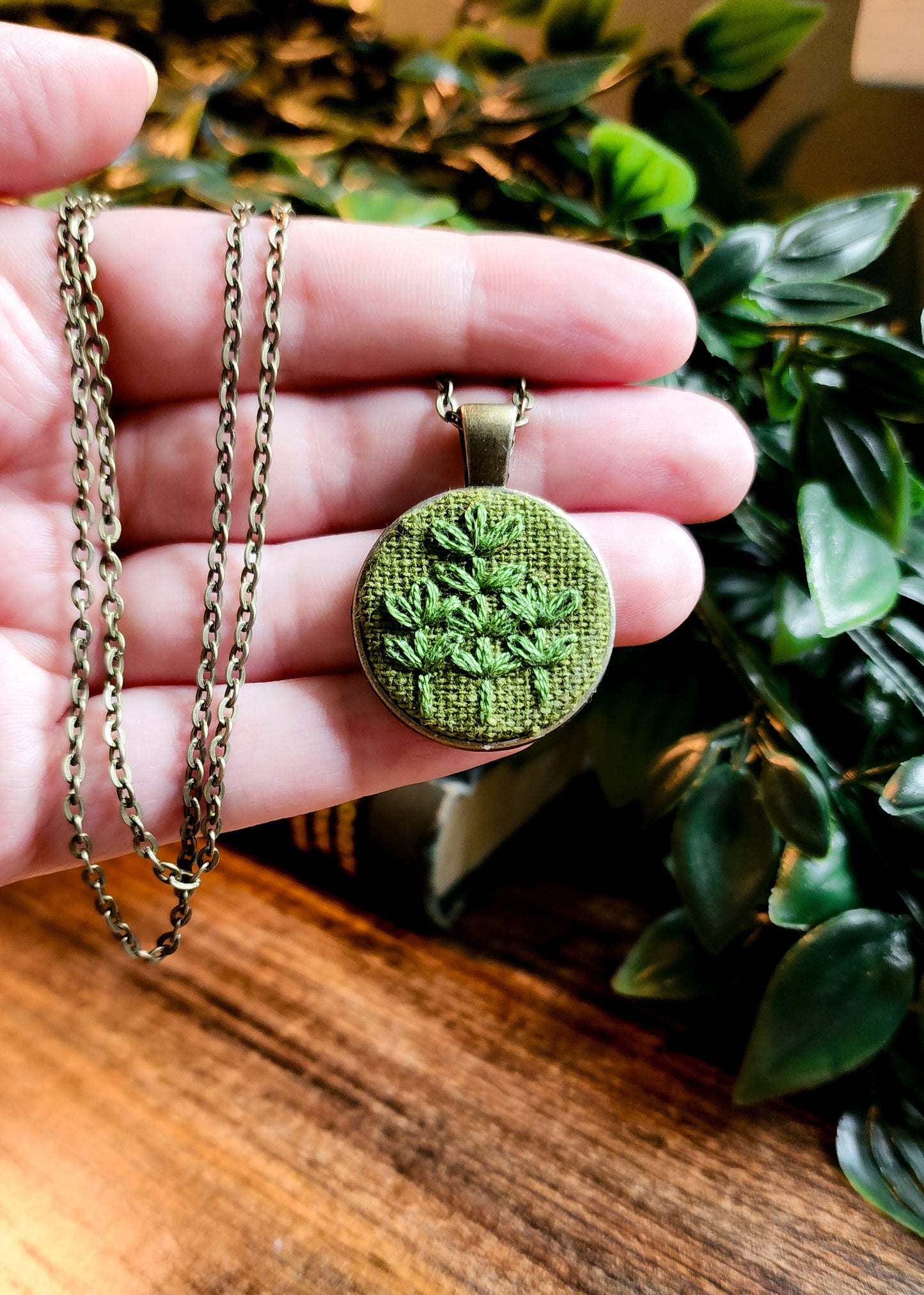 Monochrome Floral Necklace #17 Green